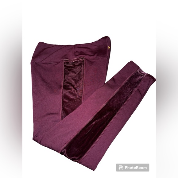 PINK LEGGINGS (Velvet sides and has two pockets L/R) - Picture 12 of 12